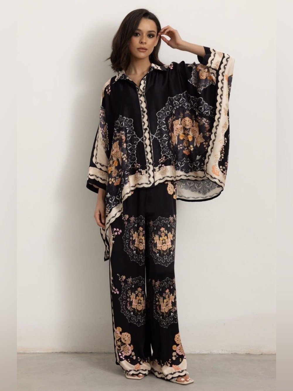 NWT Lola Made In Italy Floral Dolman Sleeve Set